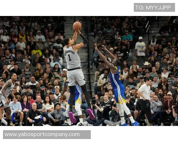 文班开季表现惊艳场均30分14板4帽追平50年前麦卡杜历史成就